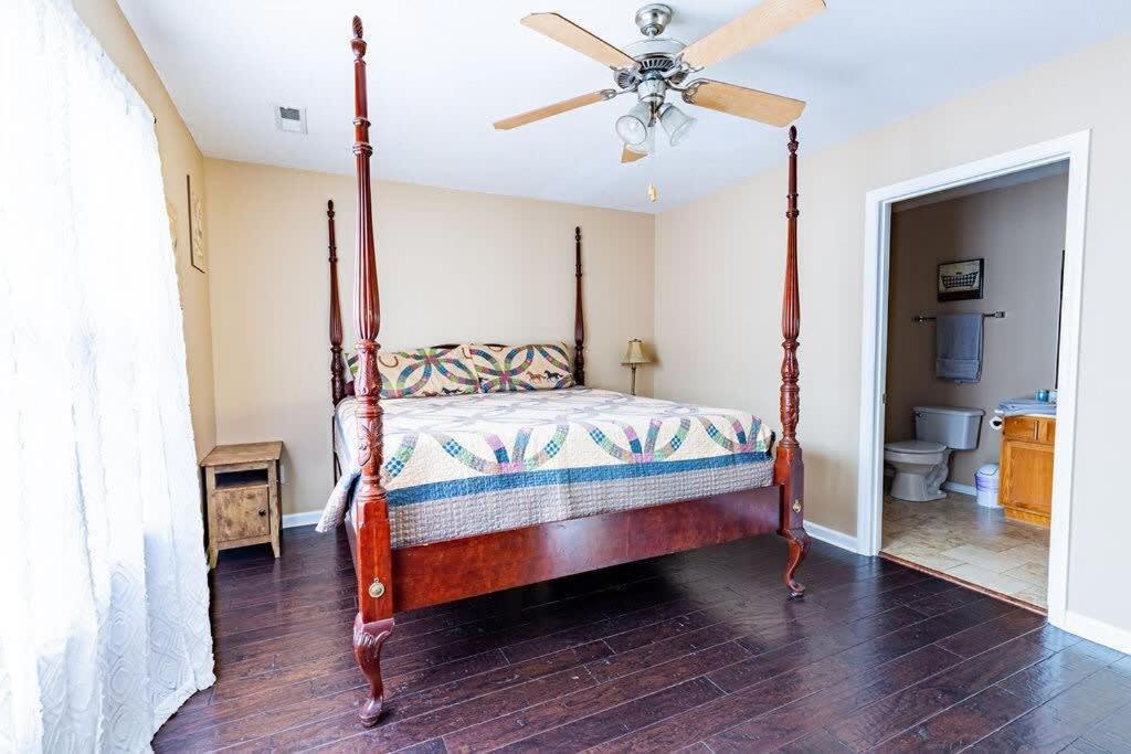 Cozy Pigeon Forge Home W Hot Tub Near River Luaran gambar