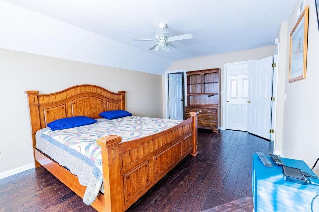 Cozy Pigeon Forge Home W Hot Tub Near River Luaran gambar