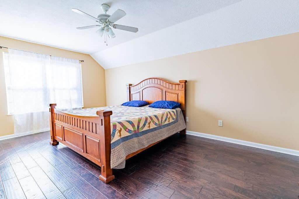 Cozy Pigeon Forge Home W Hot Tub Near River Luaran gambar