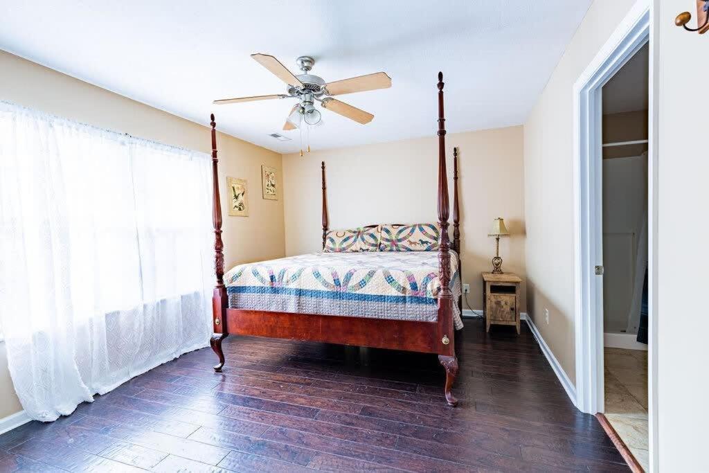 Cozy Pigeon Forge Home W Hot Tub Near River Luaran gambar