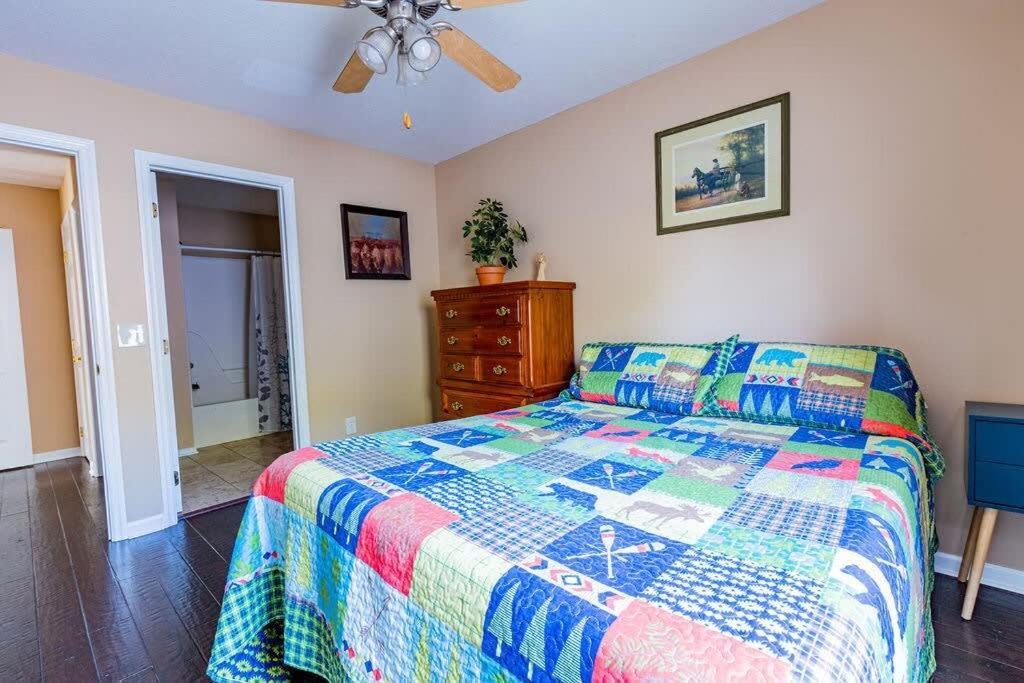 Cozy Pigeon Forge Home W Hot Tub Near River Luaran gambar