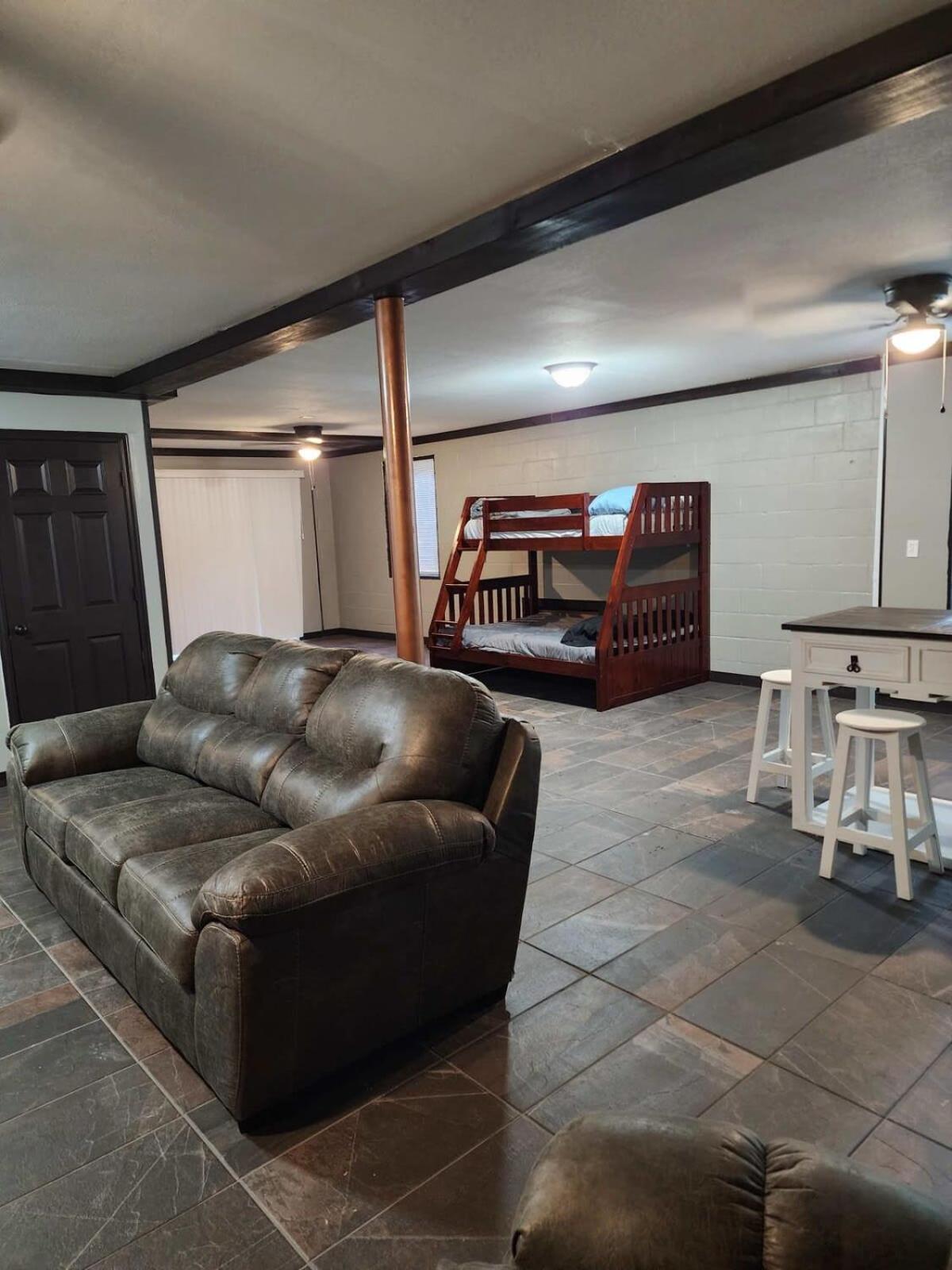 Cozy Pigeon Forge Home W Hot Tub Near River Luaran gambar