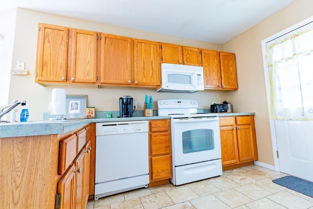 Cozy Pigeon Forge Home W Hot Tub Near River Luaran gambar