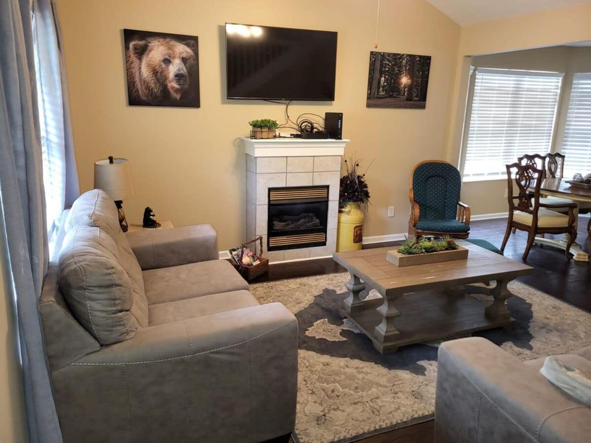 Cozy Pigeon Forge Home W Hot Tub Near River Luaran gambar