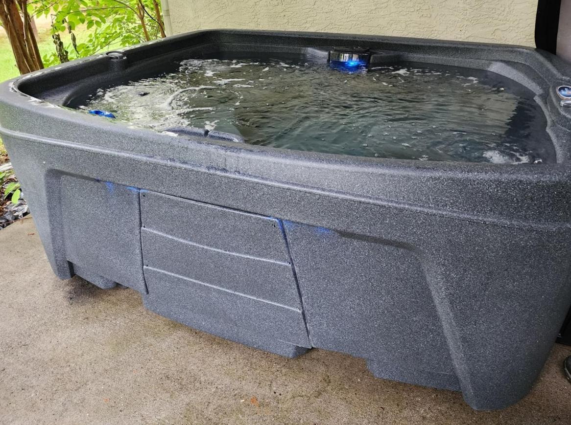Cozy Pigeon Forge Home W Hot Tub Near River Luaran gambar